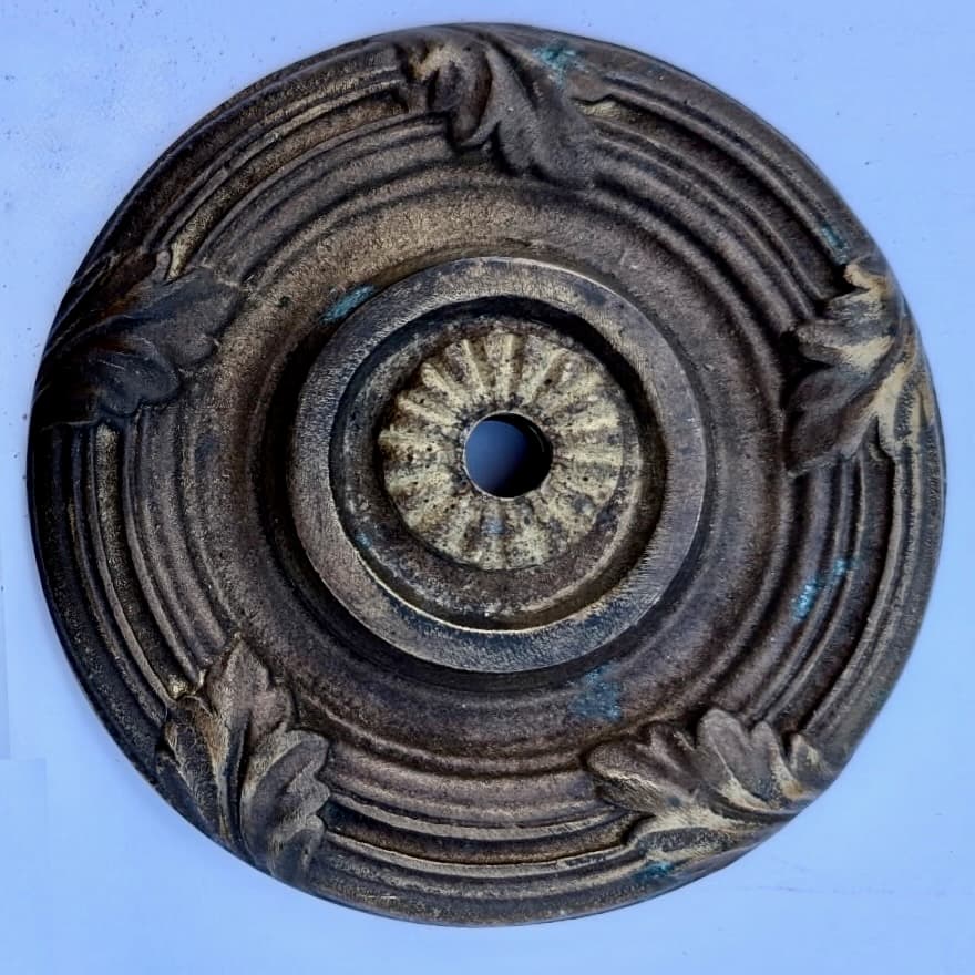 Center Pull Knob